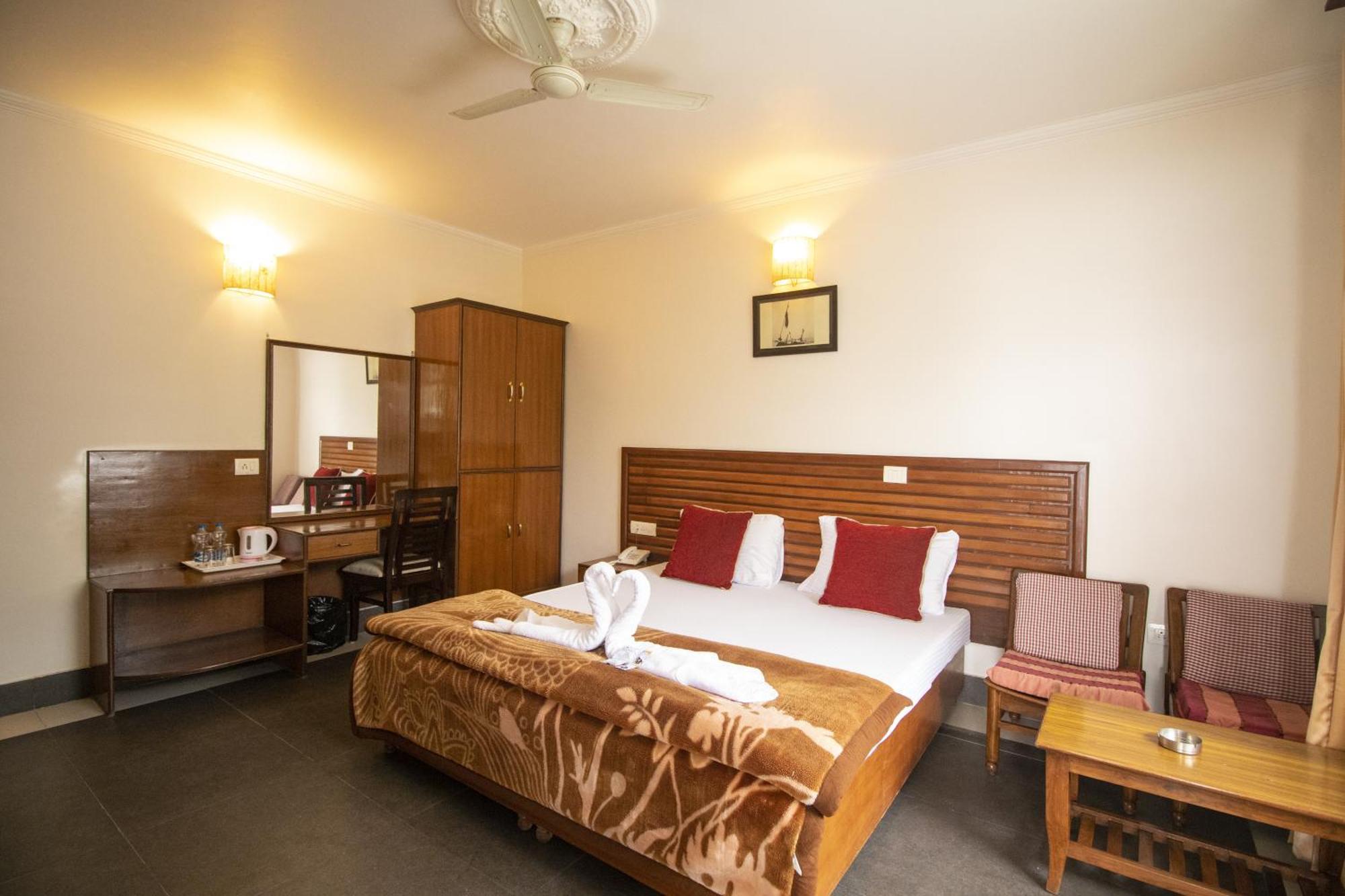 Wow Stayz2 Hotel The Lodge Dharamshala Exterior photo