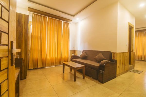 Wow Stayz2 Hotel The Lodge Dharamshala Exterior photo