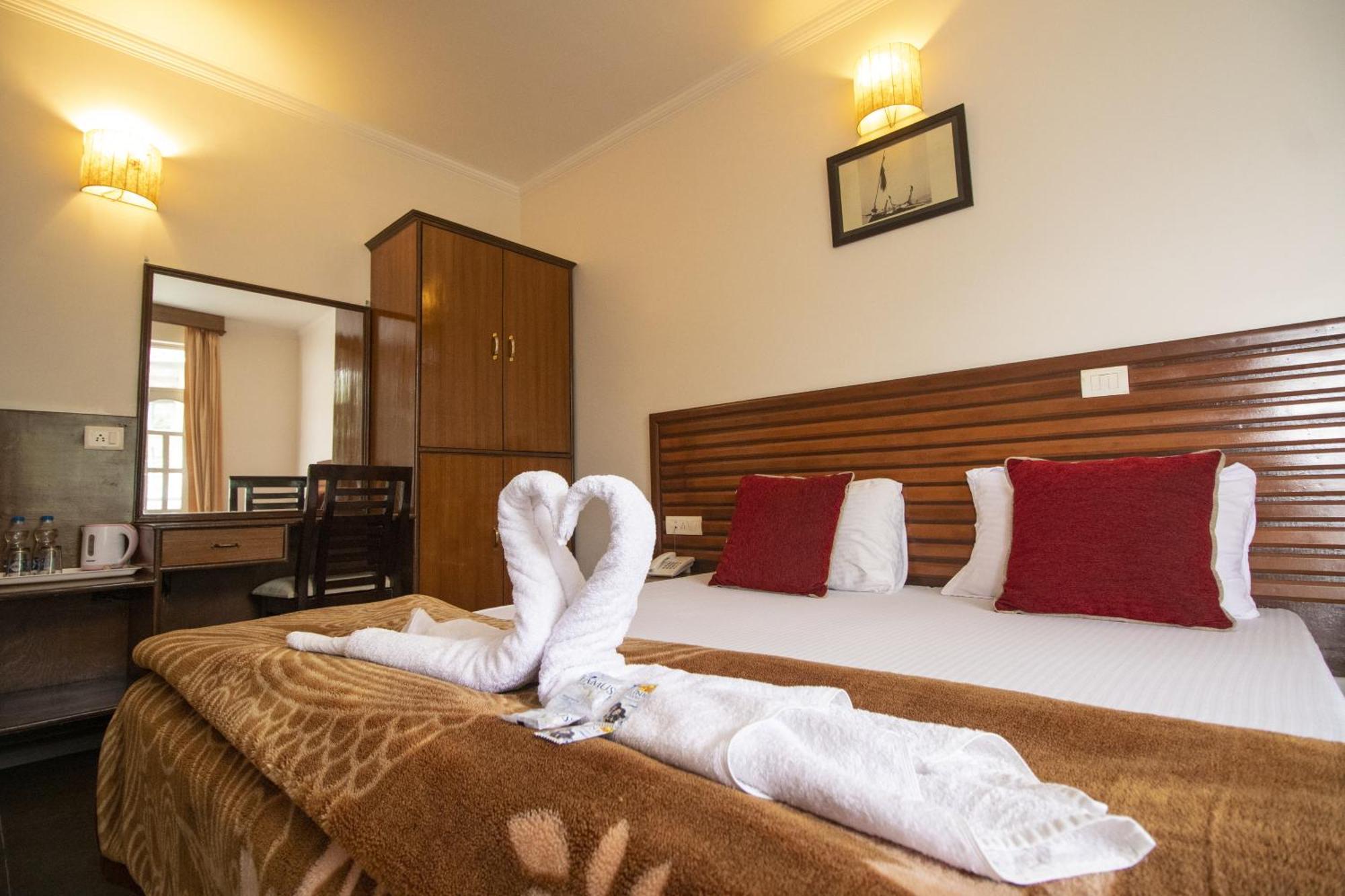 Wow Stayz2 Hotel The Lodge Dharamshala Exterior photo